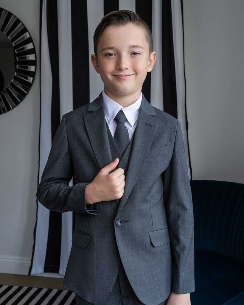 From Aisle to Album: Why the Right Kids Suit Matters for Wedding Season